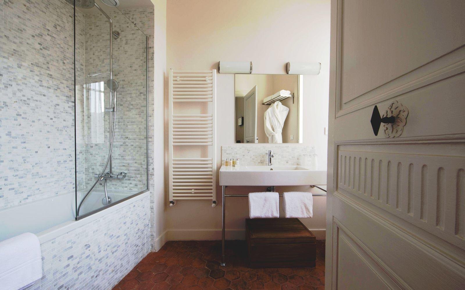 Hôtel de la Villeon | La Villeon suite | Bathroom